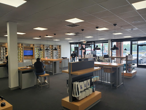 Cell Phone Store «Verizon», reviews and photos, 26 Northfield Ctr, Whiteville, NC 28472, USA