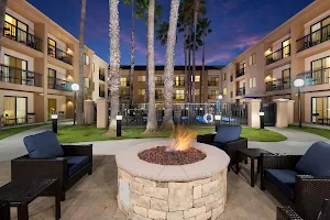 Sonesta Select Huntington Beach Fountain Valley image