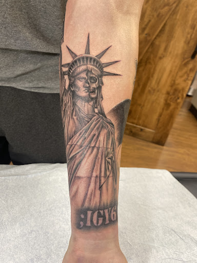 Explore women's tattoo placement ideas, creative tattoo ideas in Honolulu, available at Skin Deep Tattoo and Piercing Waikiki