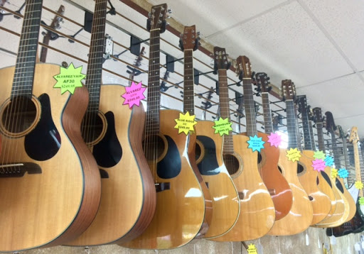 Pawn Shop «Pine Ridge Pawn & Jewelry», reviews and photos, 2033 Pine Ridge Rd #4, Naples, FL 34109, USA