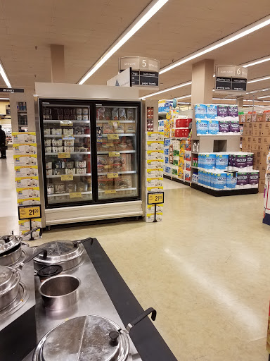 Grocery Store «Safeway», reviews and photos, 2401 N Charles St, Baltimore, MD 21218, USA
