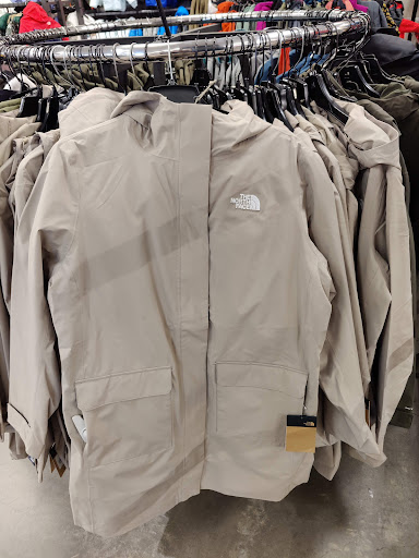 Clothing Store «The North Face Outlet», reviews and photos, 461 Evergreen Ct, Central Valley, NY 10917, USA