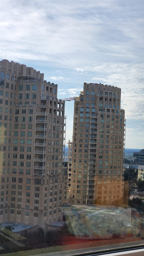 Shopping Mall «Uptown Plaza - Dallas», reviews and photos, 2222 McKinney Ave, Dallas, TX 75201, USA