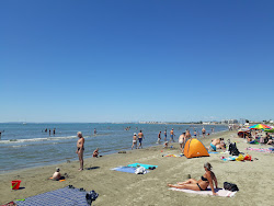 Le Grau-du-Roi beach'in fotoğrafı - rahatlamayı sevenler arasında popüler bir yer