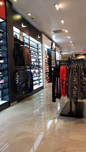 Shoe Store «Shoe Palace», reviews and photos, 865 Market St C35, San Francisco, CA 94103, USA