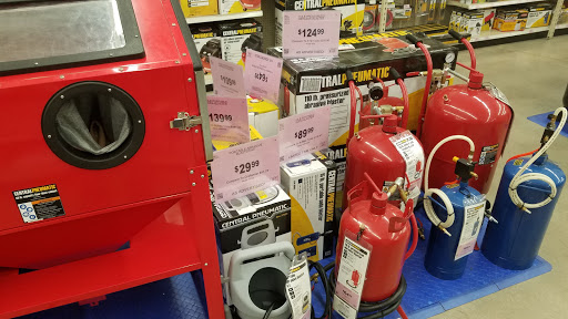 Hardware Store «Harbor Freight Tools», reviews and photos, 1640 75th St, Downers Grove, IL 60516, USA