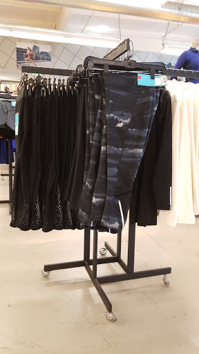 Shoe Store «New Balance Factory Store», reviews and photos, 8155 Arroyo Cir #7, Gilroy, CA 95020, USA