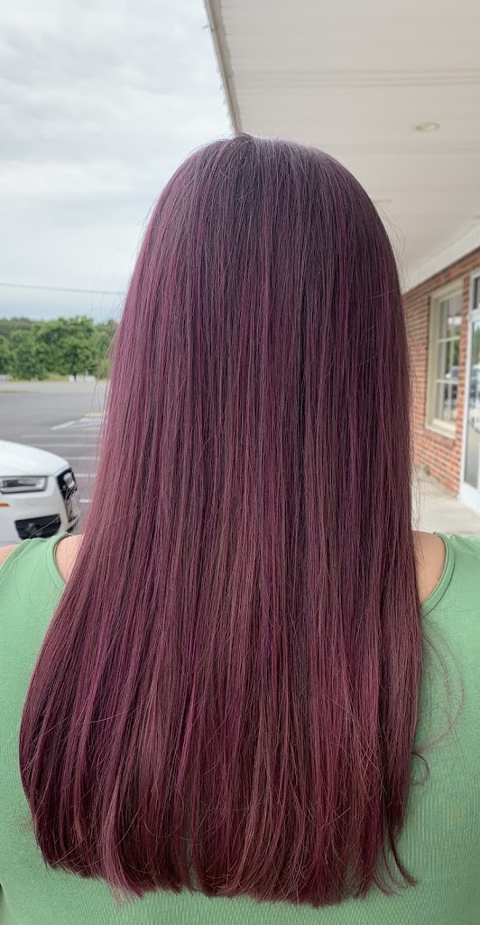 Renee's Hair Design 23005
