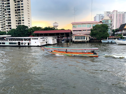 Chao Phraya Tourist Boat Wat Arun Pier