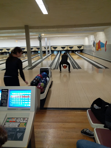 Bowling Alley «Fireside Bowl», reviews and photos, 2646 W Fullerton Ave, Chicago, IL 60647, USA