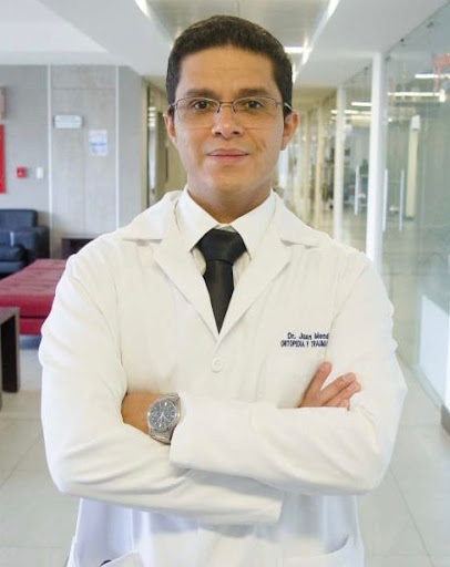 Dr. Juan Mendoza | Traumatólogo en Quito