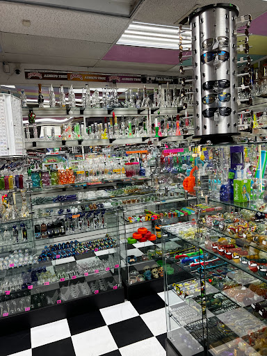 Tobacco Shop «HN Smoke Shop», reviews and photos, 4215 N 19th Ave, Phoenix, AZ 85015, USA