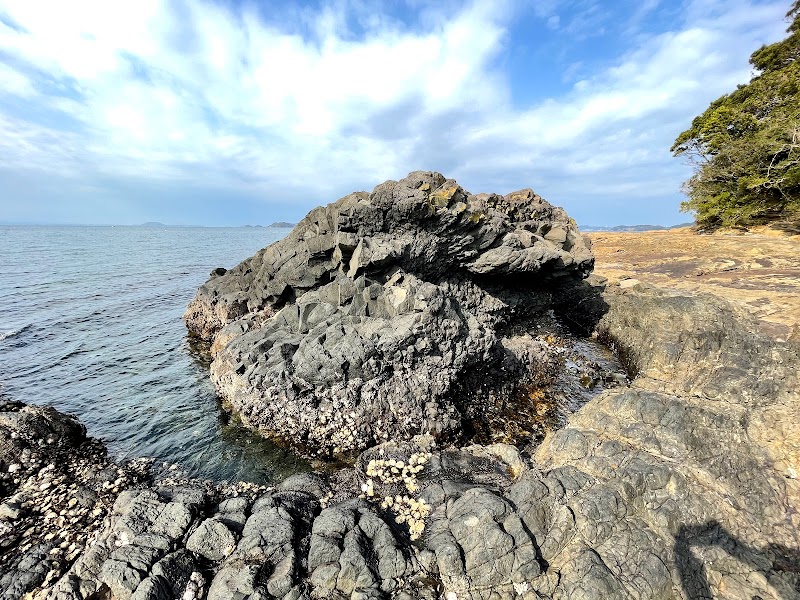 櫃崎岩脈