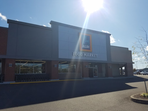 Supermarket «ALDI», reviews and photos, 2810 Mountaineer Blvd, Charleston, WV 25309, USA