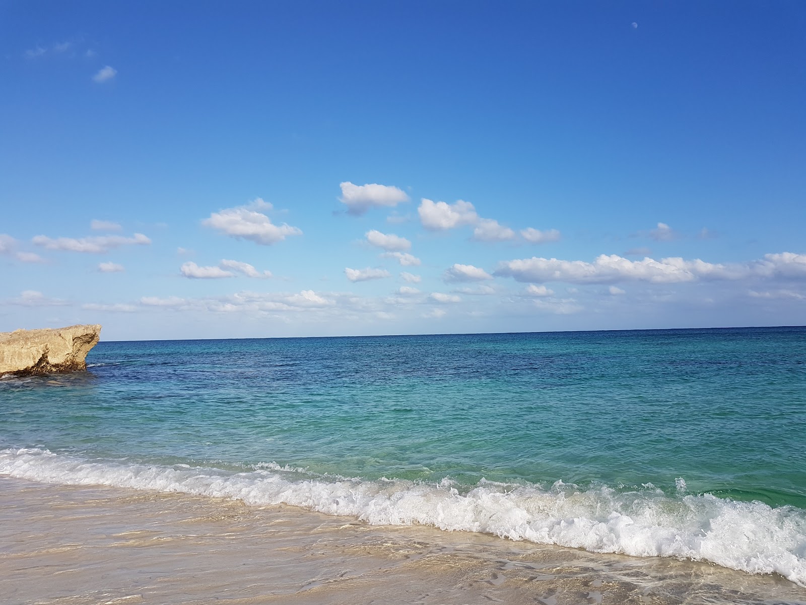 Foto di Playa Miami con parzialmente pulito livello di pulizia