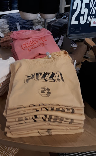 Clothing Store «AEO Factory Store», reviews and photos, 800 Steven B Tanger Blvd #210, Commerce, GA 30529, USA