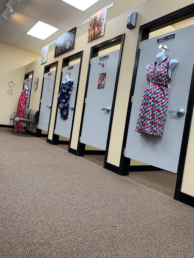 Used Clothing Store «Clothes Mentor Strongsville», reviews and photos, 15143 Pearl Rd, Strongsville, OH 44136, USA