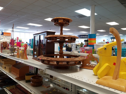 Thrift Store «Goodwill Retail Store & Donation Center», reviews and photos, 22405 Enterprise St, Sterling, VA 20164, USA