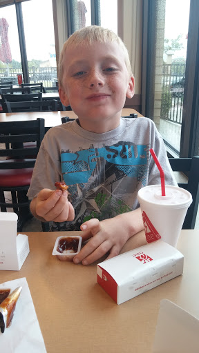 Fast Food Restaurant «Chick-fil-A», reviews and photos, 3200 E Broad St, Mansfield, TX 76063, USA