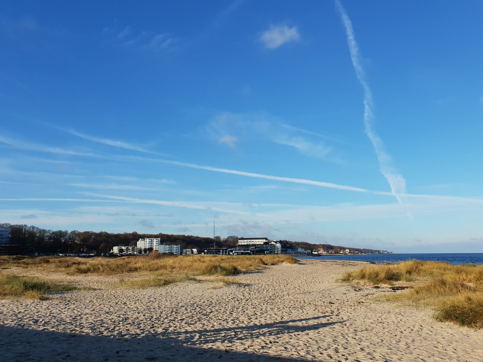 Foto von Gummi Beach mit etwas sauber Sauberkeitsgrad