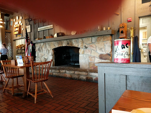 American Restaurant «Cracker Barrel Old Country Store», reviews and photos, 475 Rivers Edge Dr, Milford, OH 45150, USA