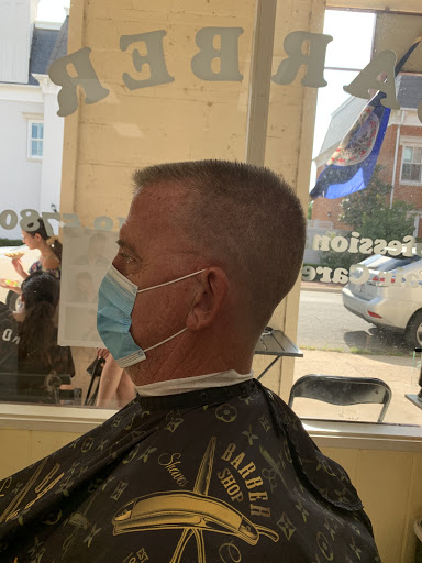 Barber Shop «Old Town Barber Shop», reviews and photos, 222 N Lee St # 2, Alexandria, VA 22314, USA