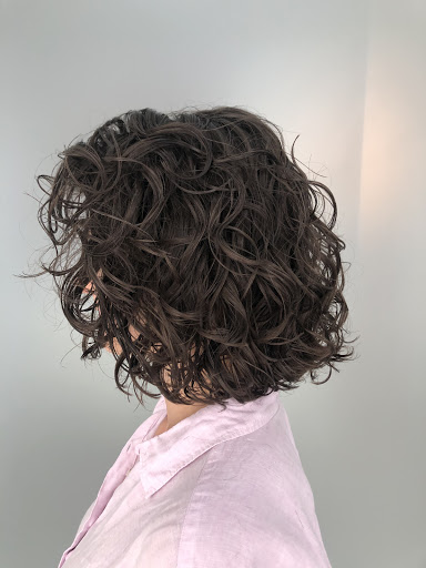 Curly hair salons Vienna