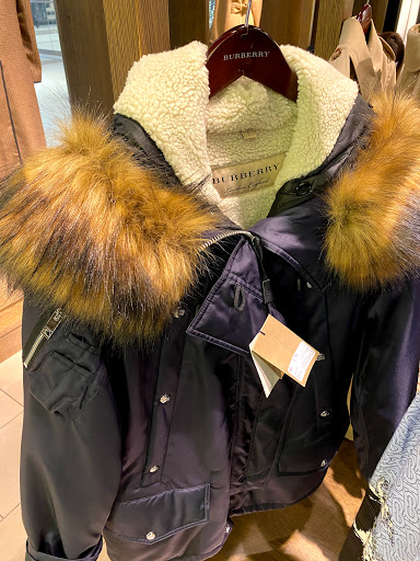 Clothing Store «Burberry Outlet», reviews and photos, 5220 Fashion Outlets Way, Rosemont, IL 60018, USA
