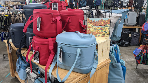 Sporting Goods Store «Sports Basement San Ramon», reviews and photos, 1041 Market Pl, San Ramon, CA 94583, USA