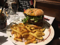Hamburger du Restaurant français L'Anvers du Décor à Paris - n°6