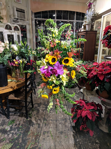 Florist «Buss Flower Shop», reviews and photos, 322 N Milwaukee Ave, Libertyville, IL 60048, USA