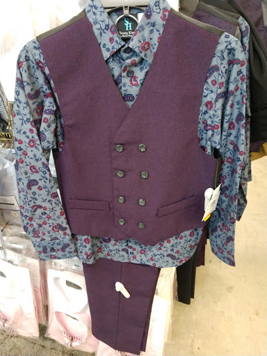 Clothing Store «K&G Fashion Superstore», reviews and photos, 5832 Columbia Pike, Falls Church, VA 22041, USA