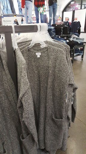 Clothing Store «Old Navy», reviews and photos, 2843 S Rochester Rd, Rochester, MI 48307, USA