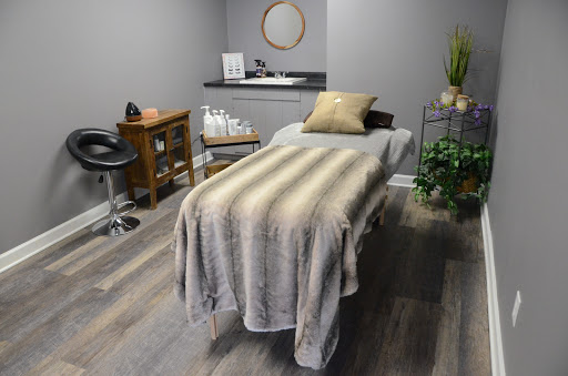 Beauty Salon «Corner Salon», reviews and photos, 892 N State St, Lockport, IL 60441, USA