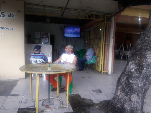 Used Car Dealer «Orlando Off Lease Cars», reviews and photos, 8701 S Orange Blossom Trail, Orlando, FL 32809, USA