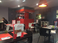 Atmosphère du Restaurant DISTRIBUTEUR à Pizzas La Fringale 24H/24. 7J/7 à Azay-le-Rideau - n°7