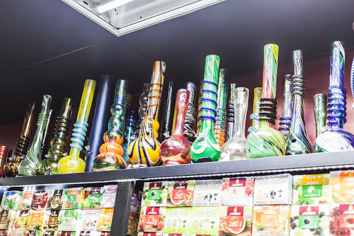 Vaporizer Store «Happy Rock Smoke Shop», reviews and photos, 334 NE 72nd St, Kansas City, MO 64118, USA