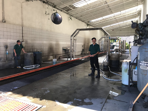 Car Wash «Topanga Car Wash», reviews and photos, 6829 Topanga Canyon Blvd, Canoga Park, CA 91303, USA