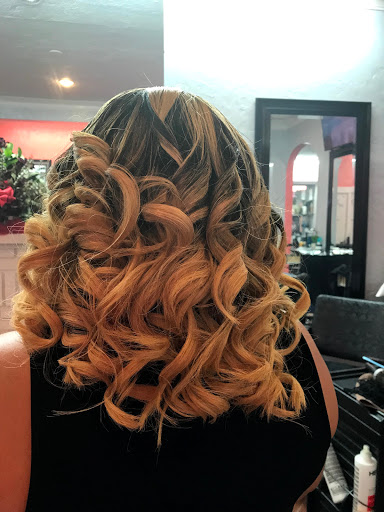 Beauty Salon «Zuni Hair Dominican Salon», reviews and photos, 358 N 4th St, Reading, PA 19601, USA