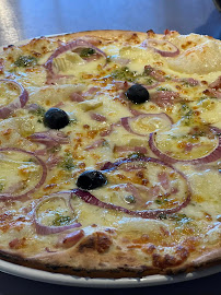 Pizza du Pizzeria Chez Matteo Le Porge Pizza - n°12
