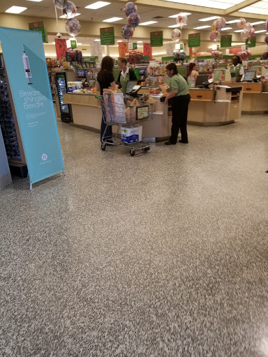 Supermarket «Publix Super Market at Tri City Plaza», reviews and photos, 5000 E Bay Dr, Clearwater, FL 33764, USA