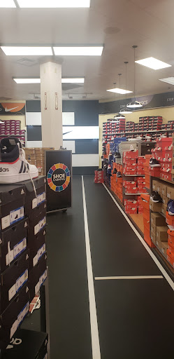 Shoe Store «Shoe Carnival», reviews and photos, 4125 Phoenix Ave, Fort Smith, AR 72903, USA