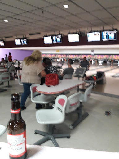 Bowling Alley «Poelking Bowling Centers: Marian Lanes», reviews and photos, 6170 Brandt Pike, Huber Heights, OH 45424, USA