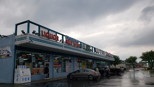 Liquor Store «Washtenaw Liquor Store And INLINE VAPE SHOP.Largest Craft Beer And Wine Selection And We Cash Checks», reviews and photos, 1519 Washtenaw Rd, Ypsilanti, MI 48197, USA