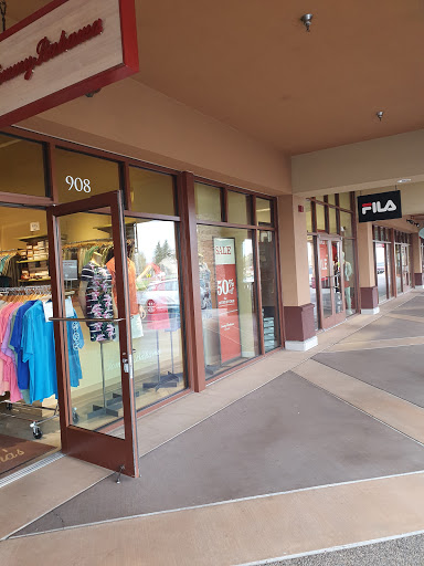 Shopping Mall «Woodburn Premium Outlets», reviews and photos, 1001 N Arney Rd, Woodburn, OR 97071, USA