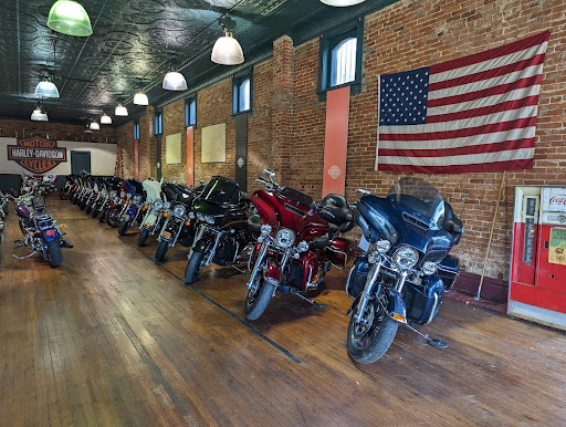 Motorcycle Dealer «Gatto Harley-Davidson», reviews and photos, 139 E 6th Ave, Tarentum, PA 15084, USA
