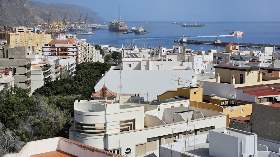 Occidental Santa Cruz Contemporáneo