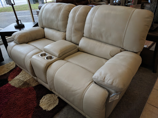 Furniture Store «Badcock Home Furniture &more», reviews and photos, 1610 US-1, Vero Beach, FL 32960, USA
