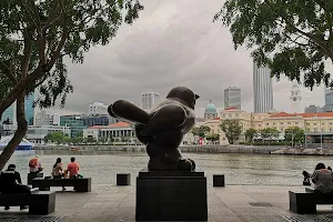 The Buff Pigeon Statue image