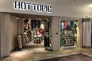 Hot Topic image